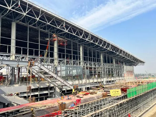 Prefabricated lux ferro structure train station